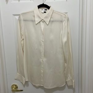 Theory ivory stretch silk blouse. Size Medium.